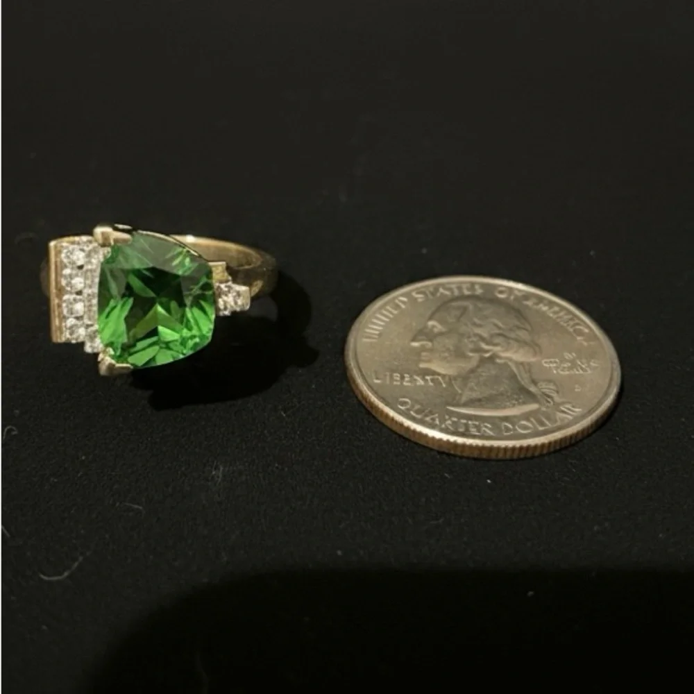 Elegant Green‎ helenite Gemstone Ring set in Sterling silver